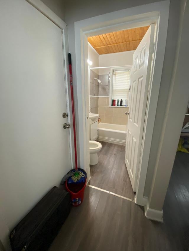 279 Andrews St - Photo 2 of 11