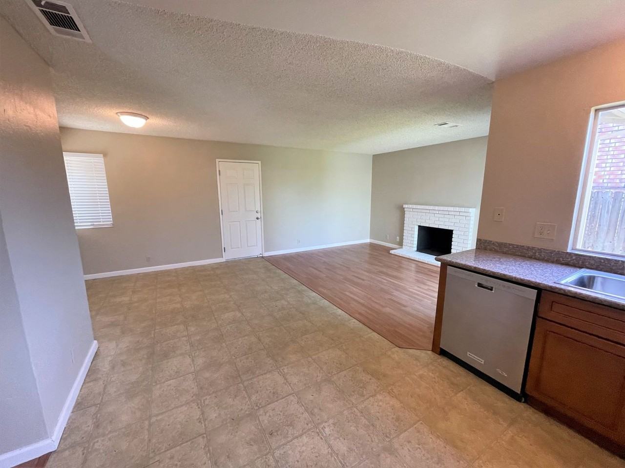 414 Honker Ln - Photo 3 of 15