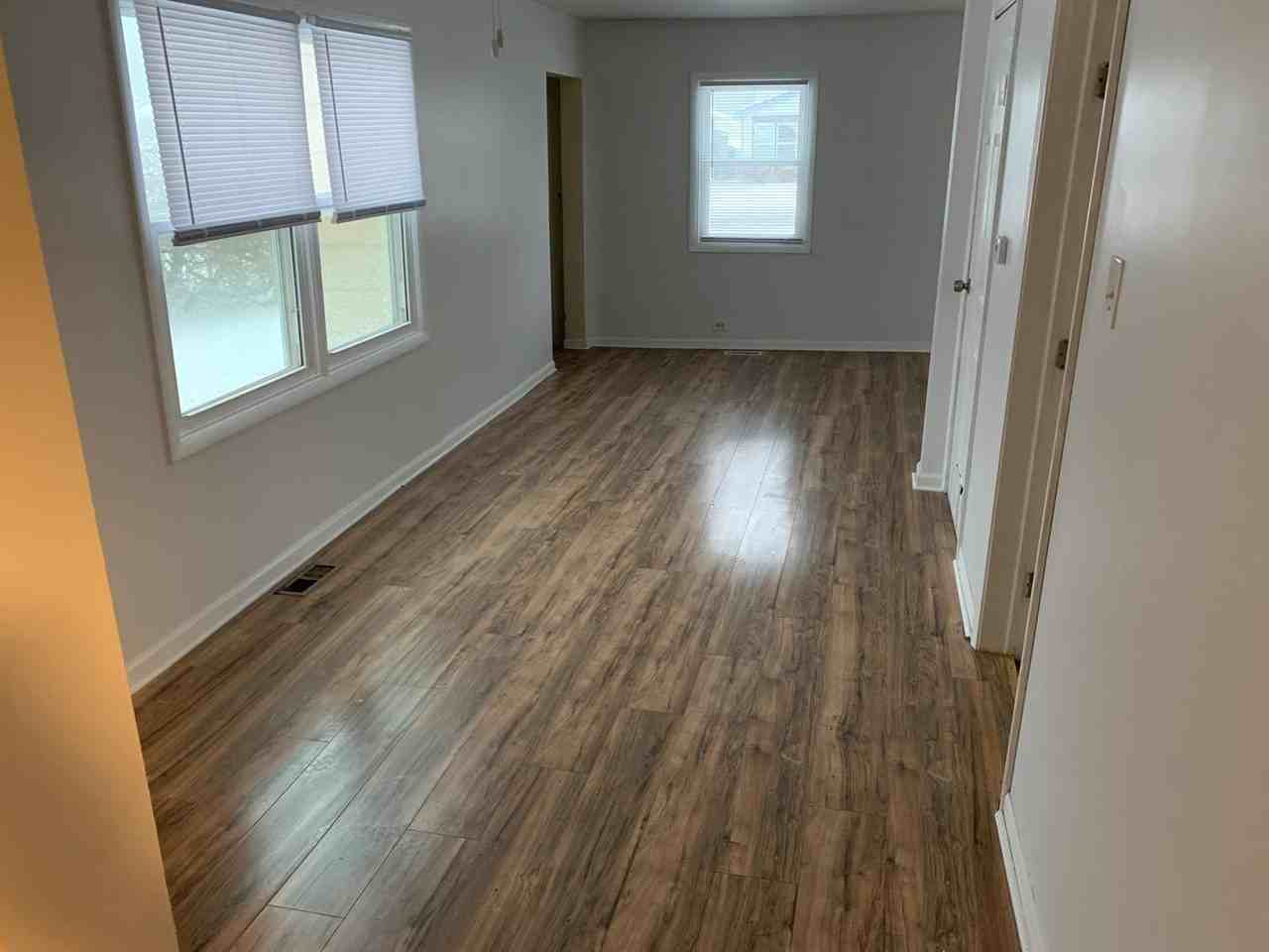 1319 N Channel Dr - Photo 3 of 11
