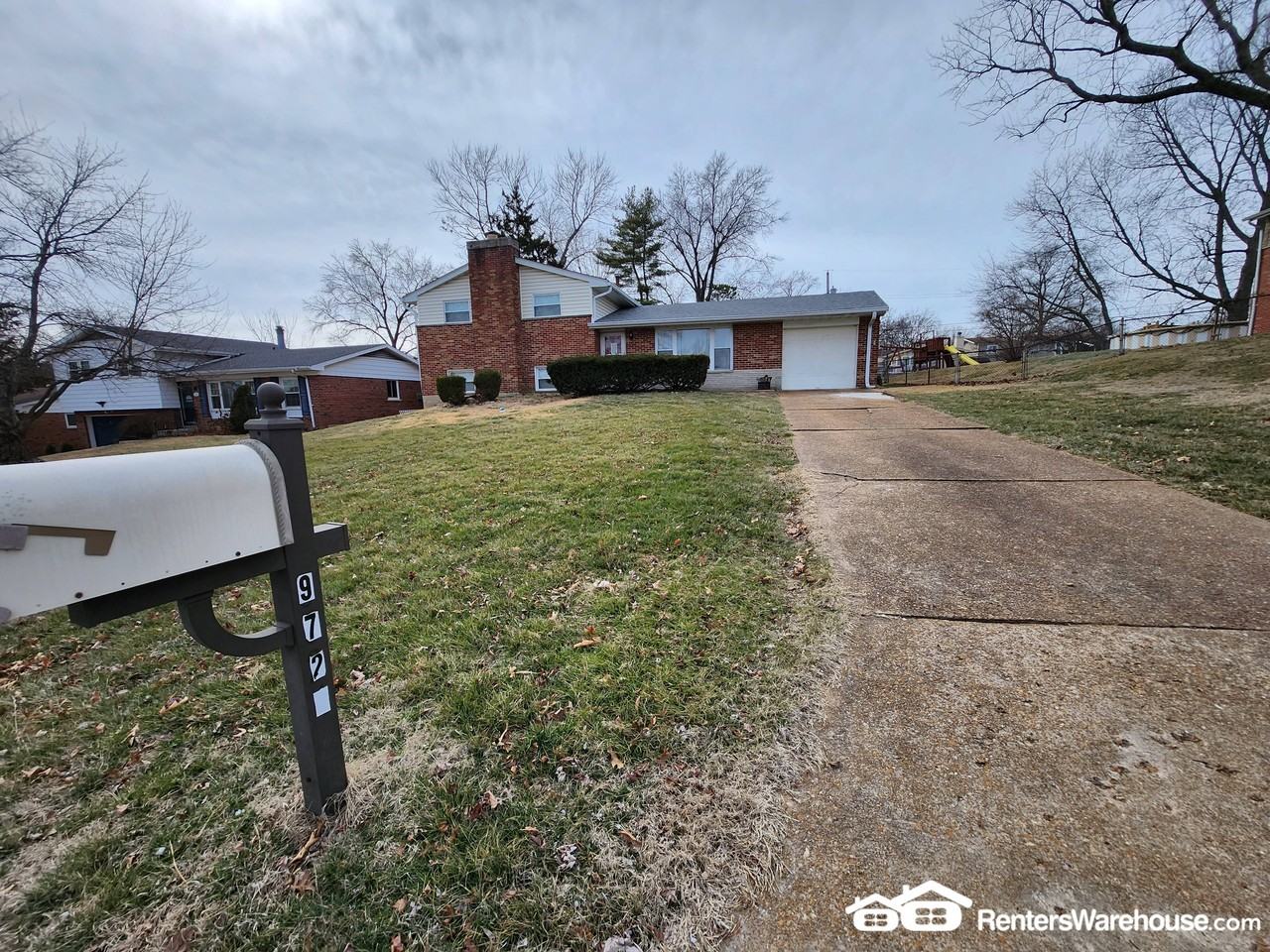 9726 Jackie Ln - Photo 2 of 10