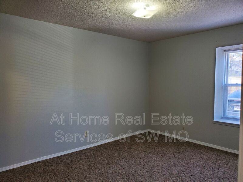 1947 S Ingram Mill Rd #C2 - Photo 6 of 8