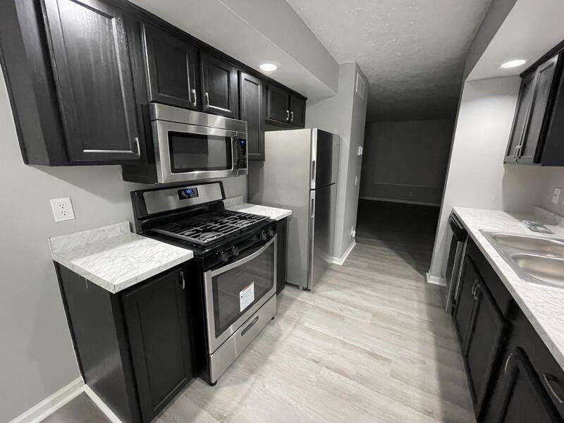 527 Miami St - Photo 2 of 11