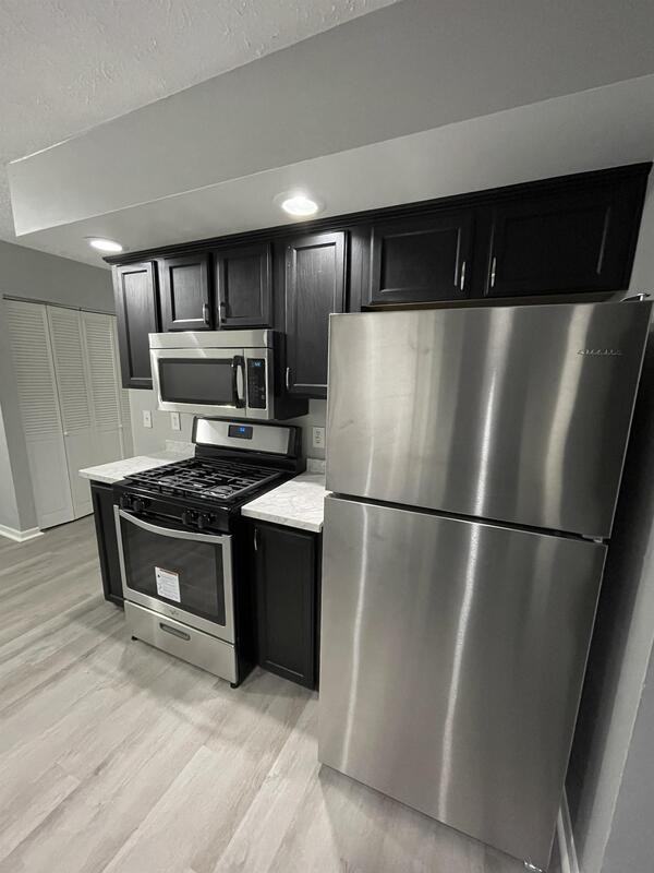 527 Miami St - Photo 3 of 11