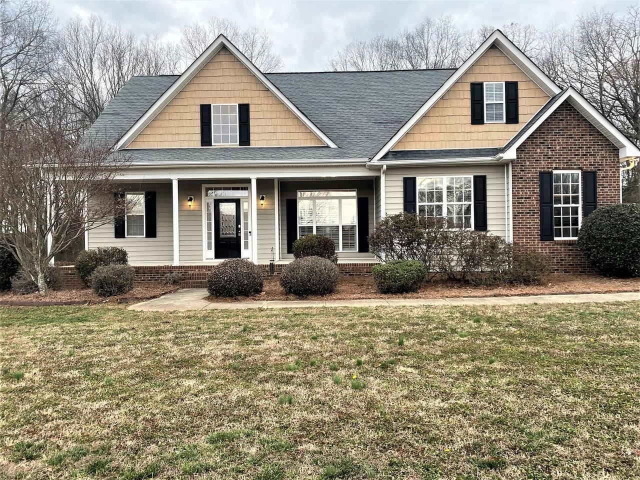 5136 Pond Bluff Dr - Photo 2 of 23