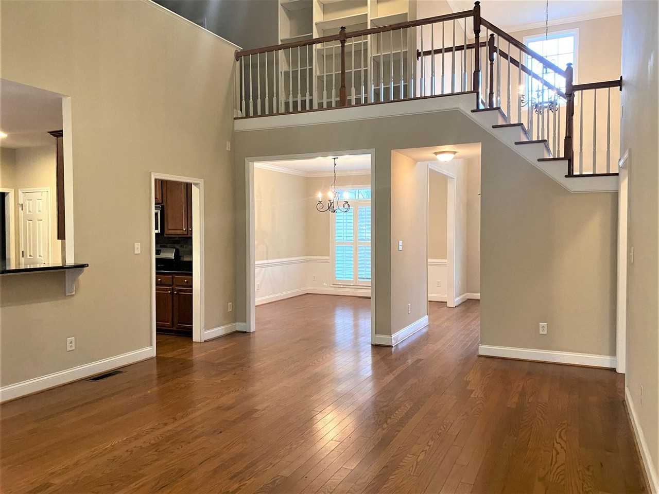 5136 Pond Bluff Dr - Photo 3 of 23