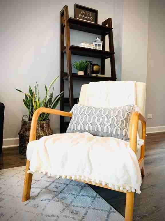 1040 N Central Park Ave - Photo 2 of 14