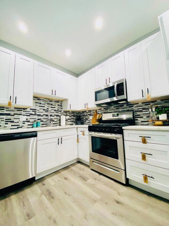 1040 N Central Park Ave - Photo 3 of 14