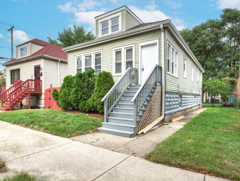 9319 South Clyde Avenue - Photo 3 of 29