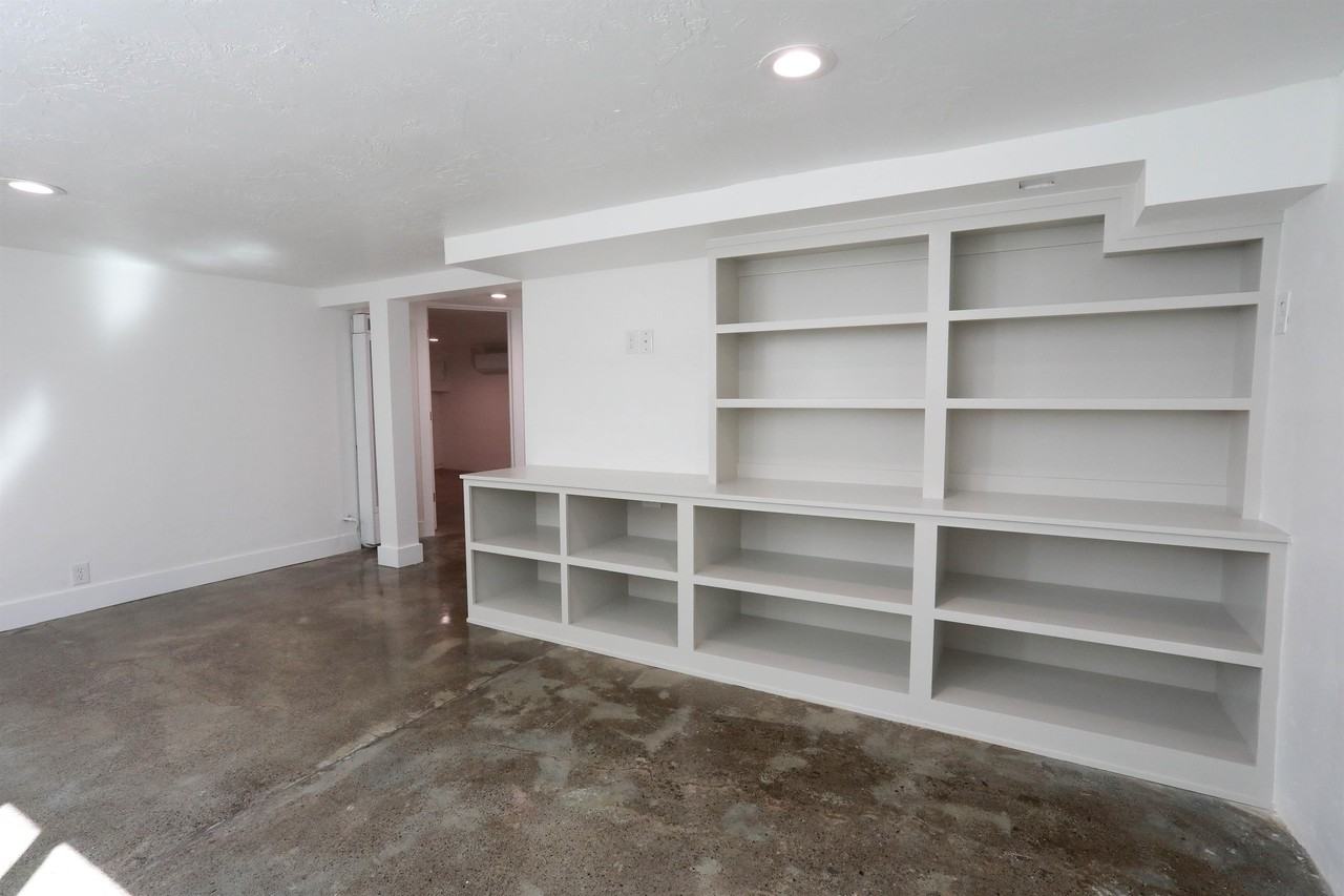 1012 Broadway St #3 - Photo 2 of 10