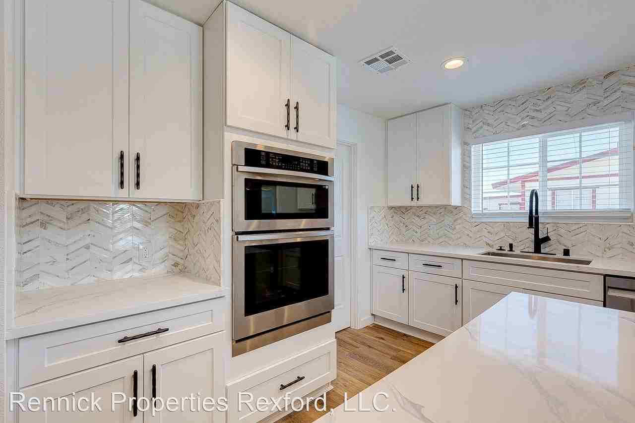 402 Rexford Dr #0 - Photo 2 of 50