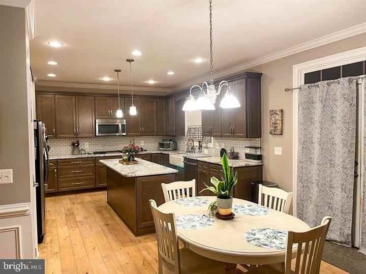 6543 Macklin St - Photo 3 of 9