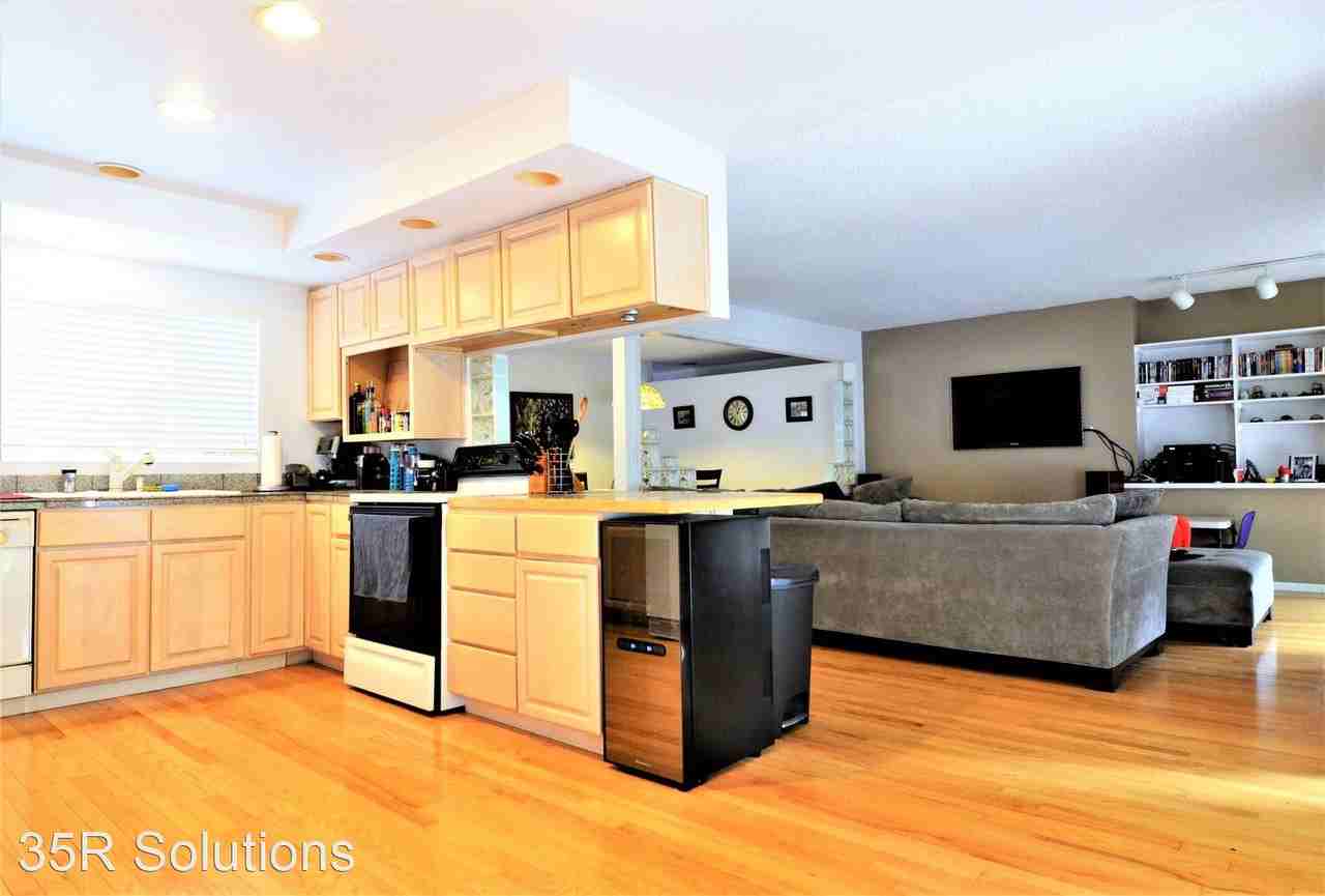 4533 147th Ave Se - Photo 3 of 12