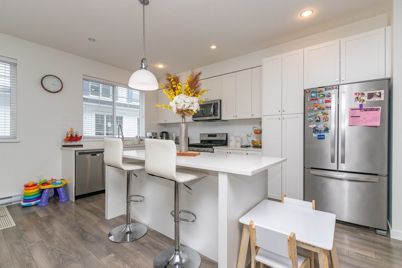 158 51-158 171 Street - Photo 2 of 23