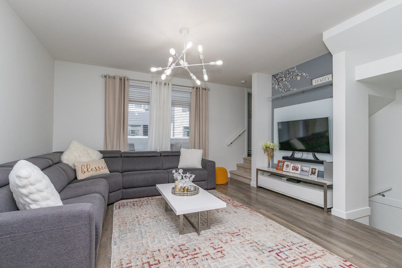 158 51-158 171 Street - Photo 3 of 23