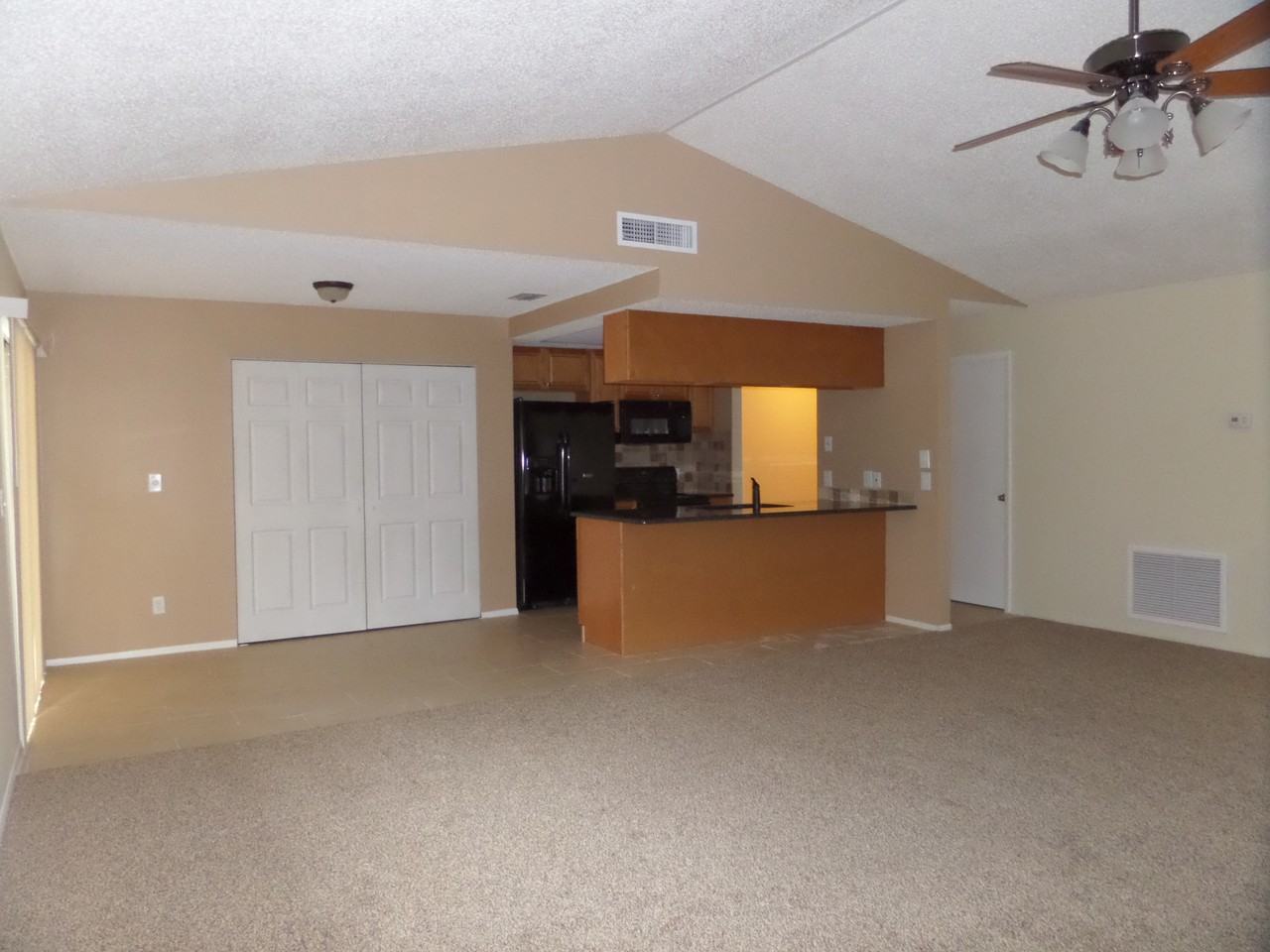 16139 Villa Dr - Photo 3 of 18