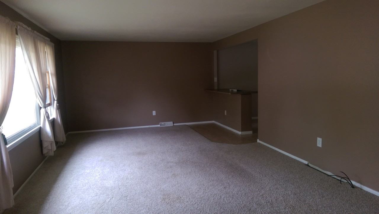 704 Allen Dr - Photo 2 of 9