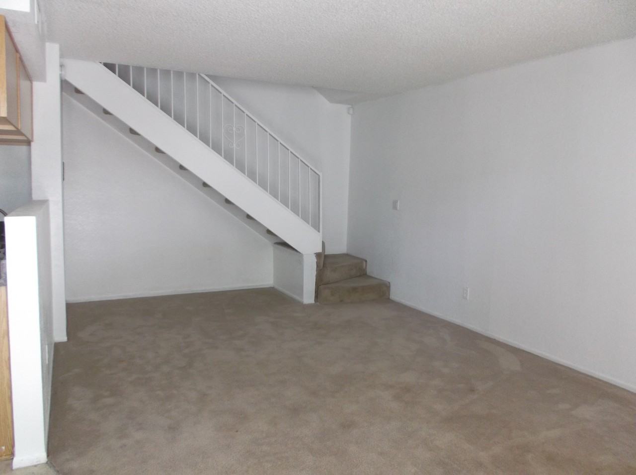 2689 W Ocotillo Rd - Photo 3 of 8