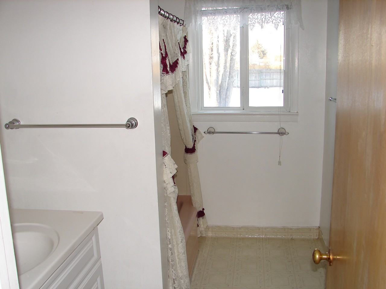 269 E Center St - Photo 3 of 5