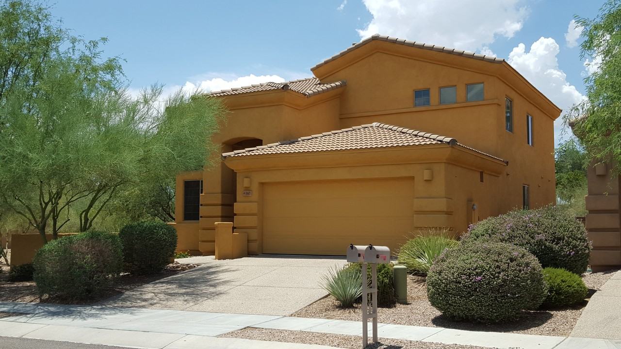 10663 N Whelan Pl - Photo 2 of 32