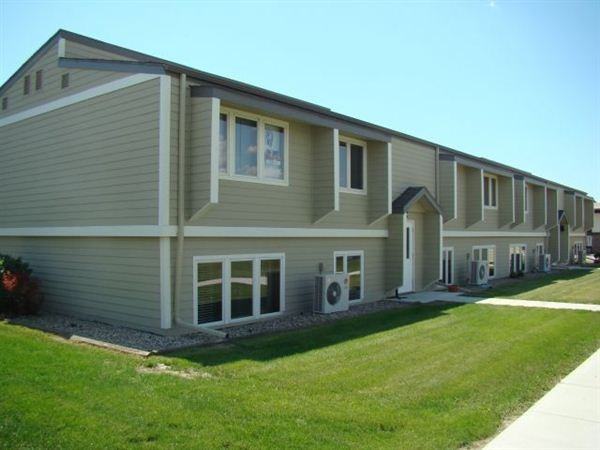 Dakota Manor - Photo 2 of 5