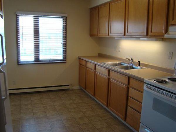 Dakota Manor - Photo 3 of 5