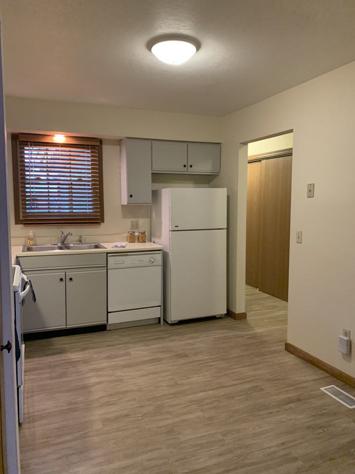 6008 Red Oak Dr - Photo 4 of 19