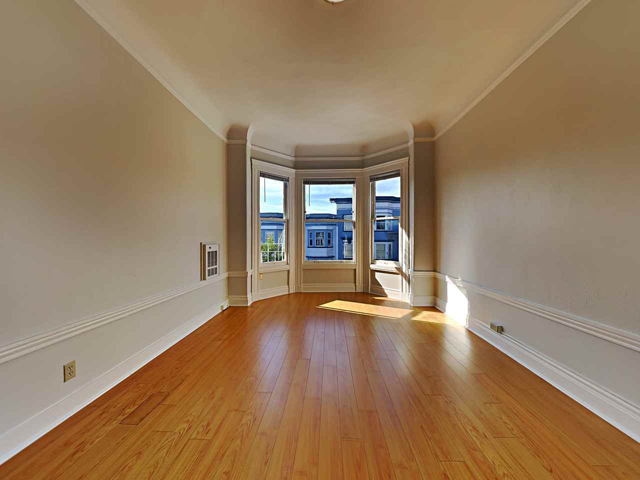 410 Pierce St - Photo 2 of 6