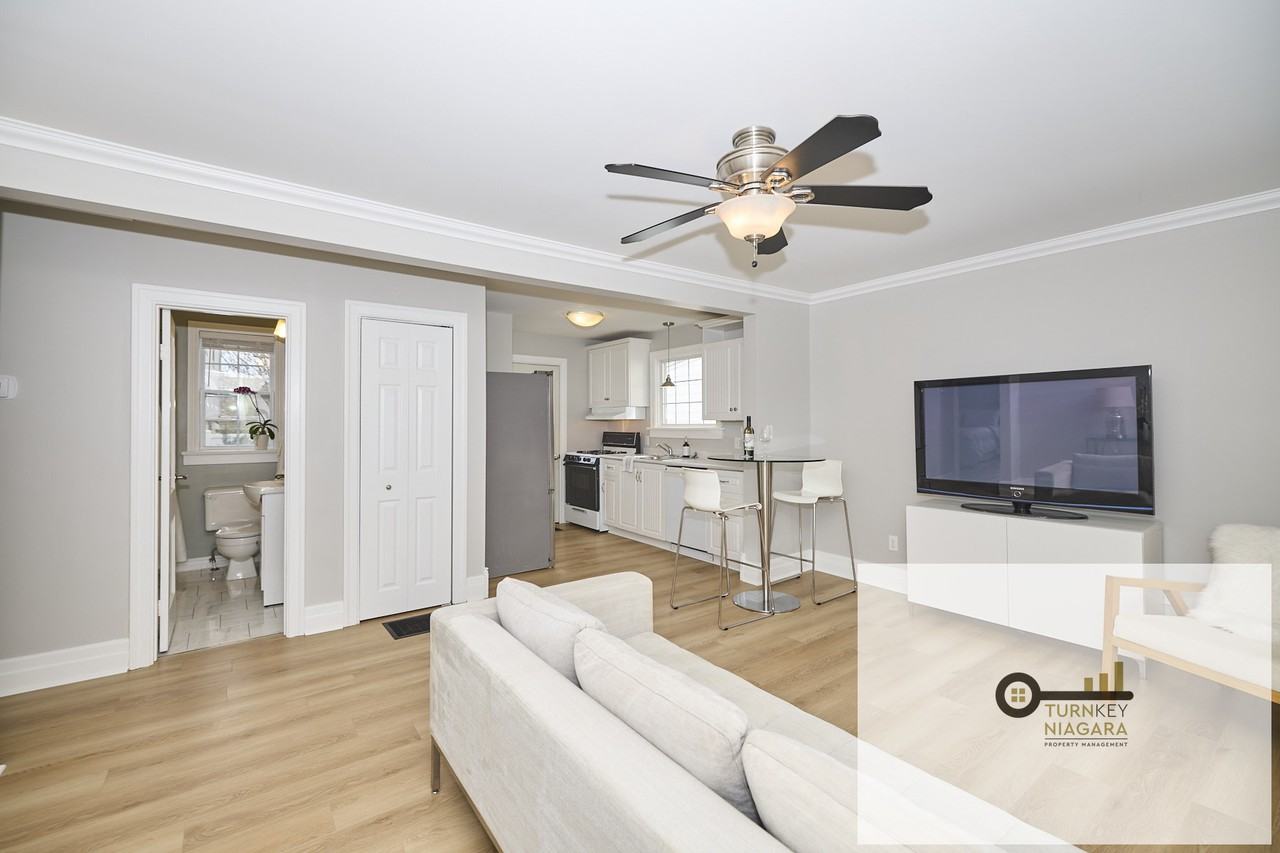 97 Wallace Avenue South - Photo 3 of 9