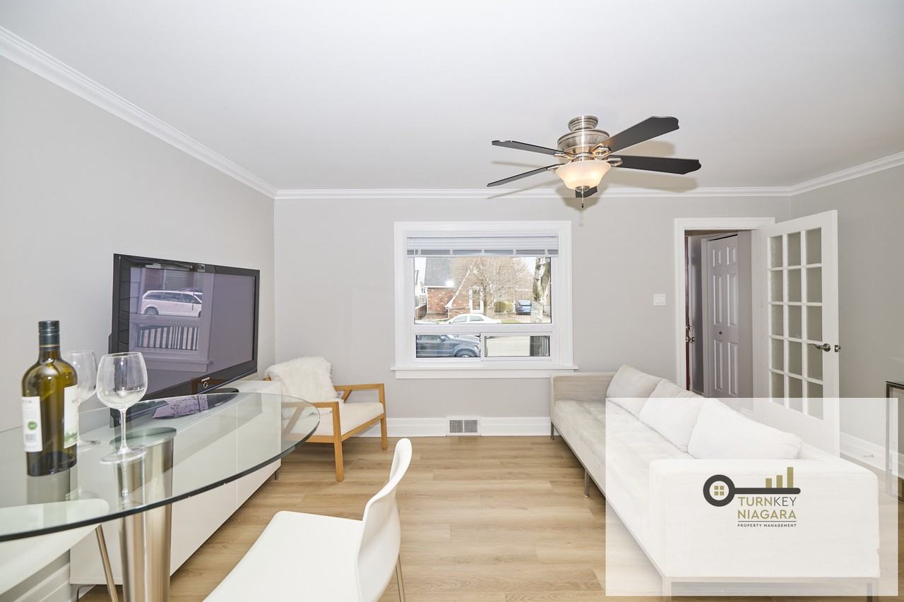 97 Wallace Avenue South - Photo 4 of 9