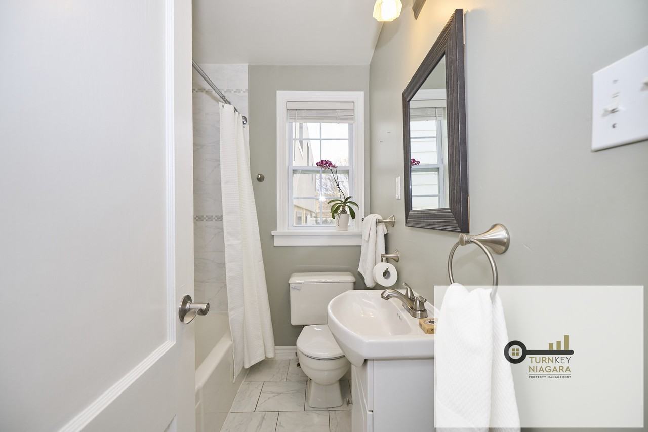 97 Wallace Avenue South - Photo 7 of 9