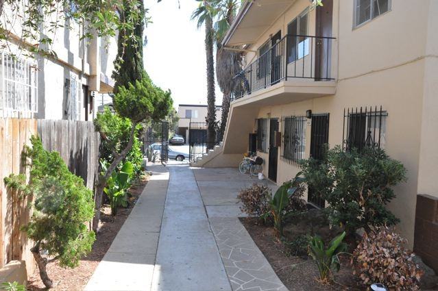 4086 48th St #4086 - Photo 3 of 15