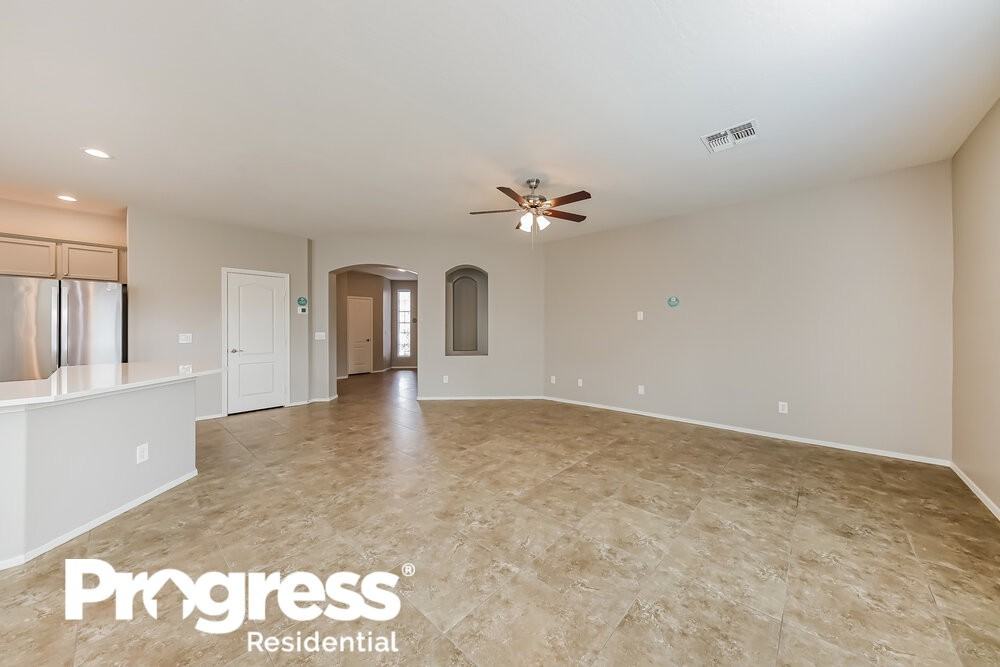 8973 W Runion Dr - Photo 3 of 16