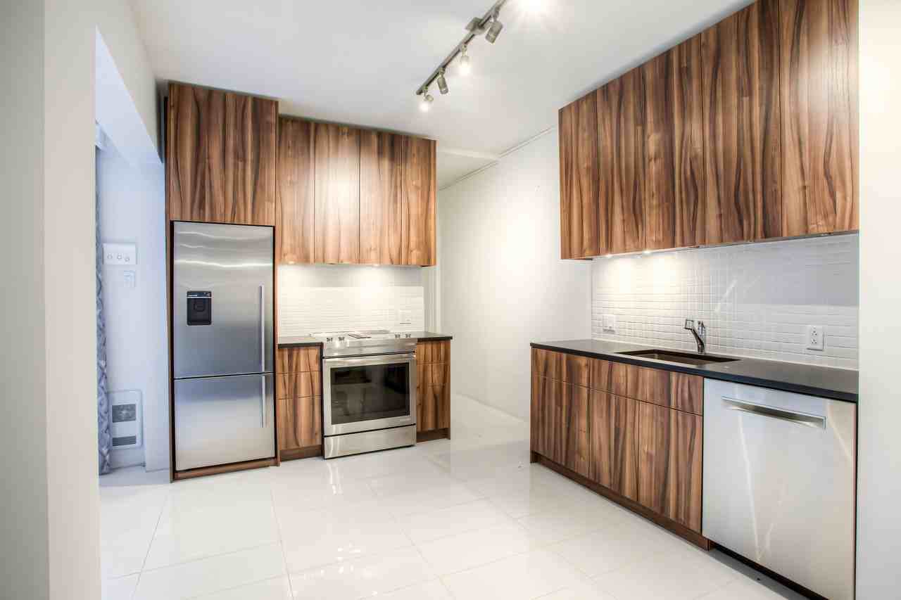 3972 Rue Saint-Hubert - Photo 2 of 10