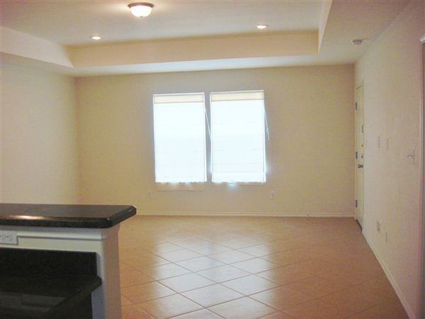 904 E Daffodil - Photo 3 of 14