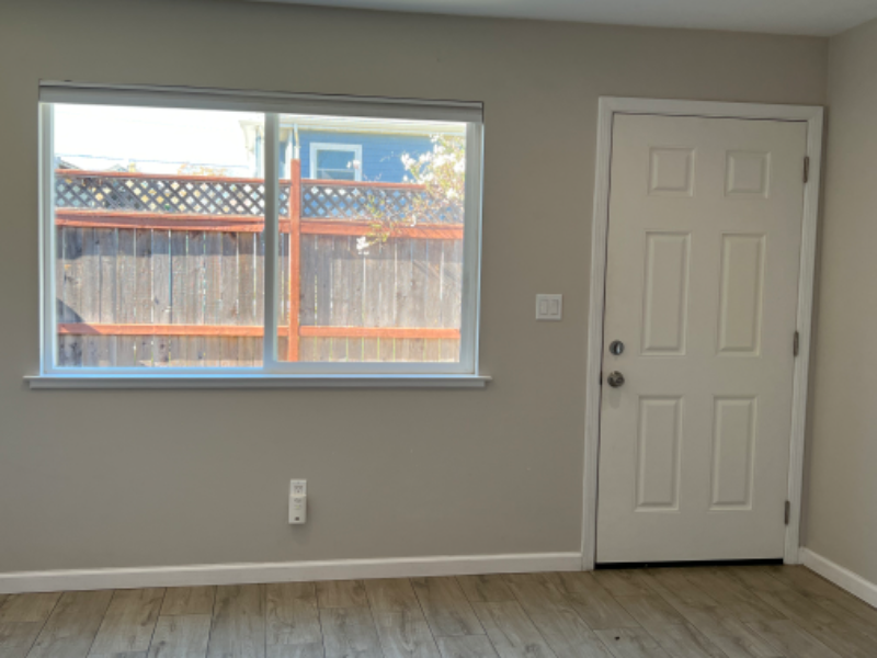 2314 10th St #D - Photo 3 of 17