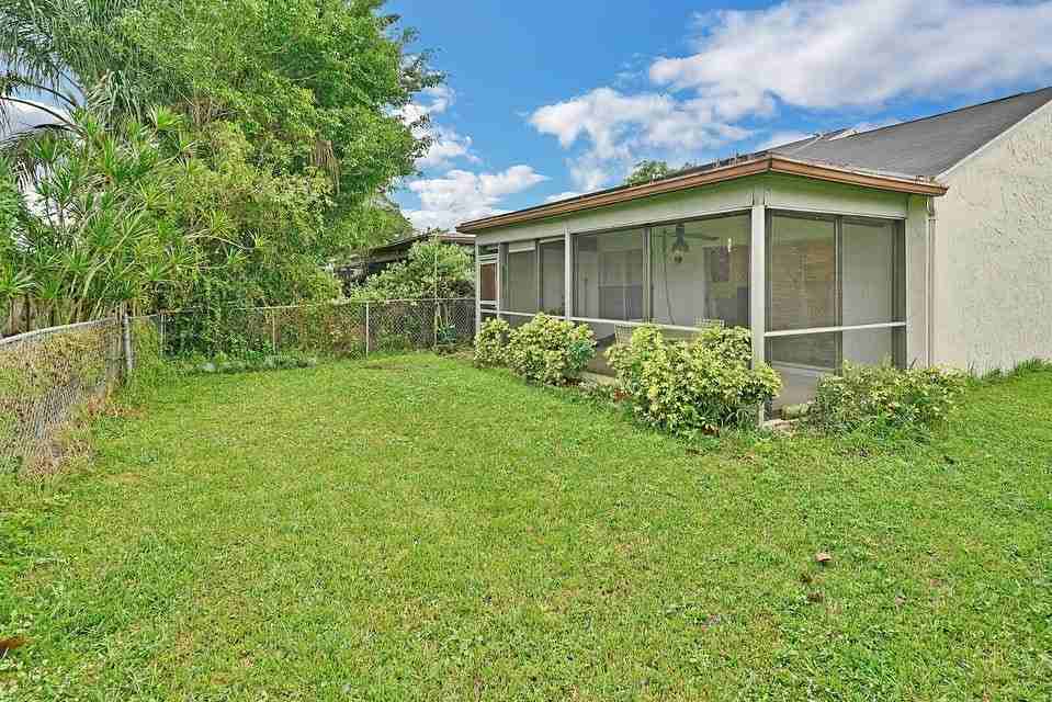 113 Pinewood Ct - Photo 2 of 5