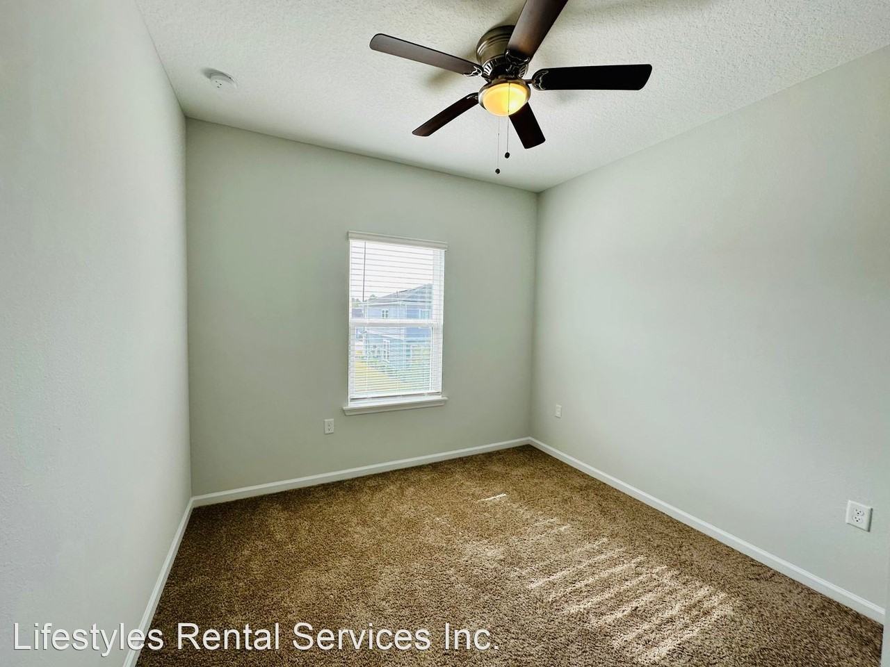 84 84 Pinebury Ln - Holly Forest Townhomes HOA - Photo 3 of 15