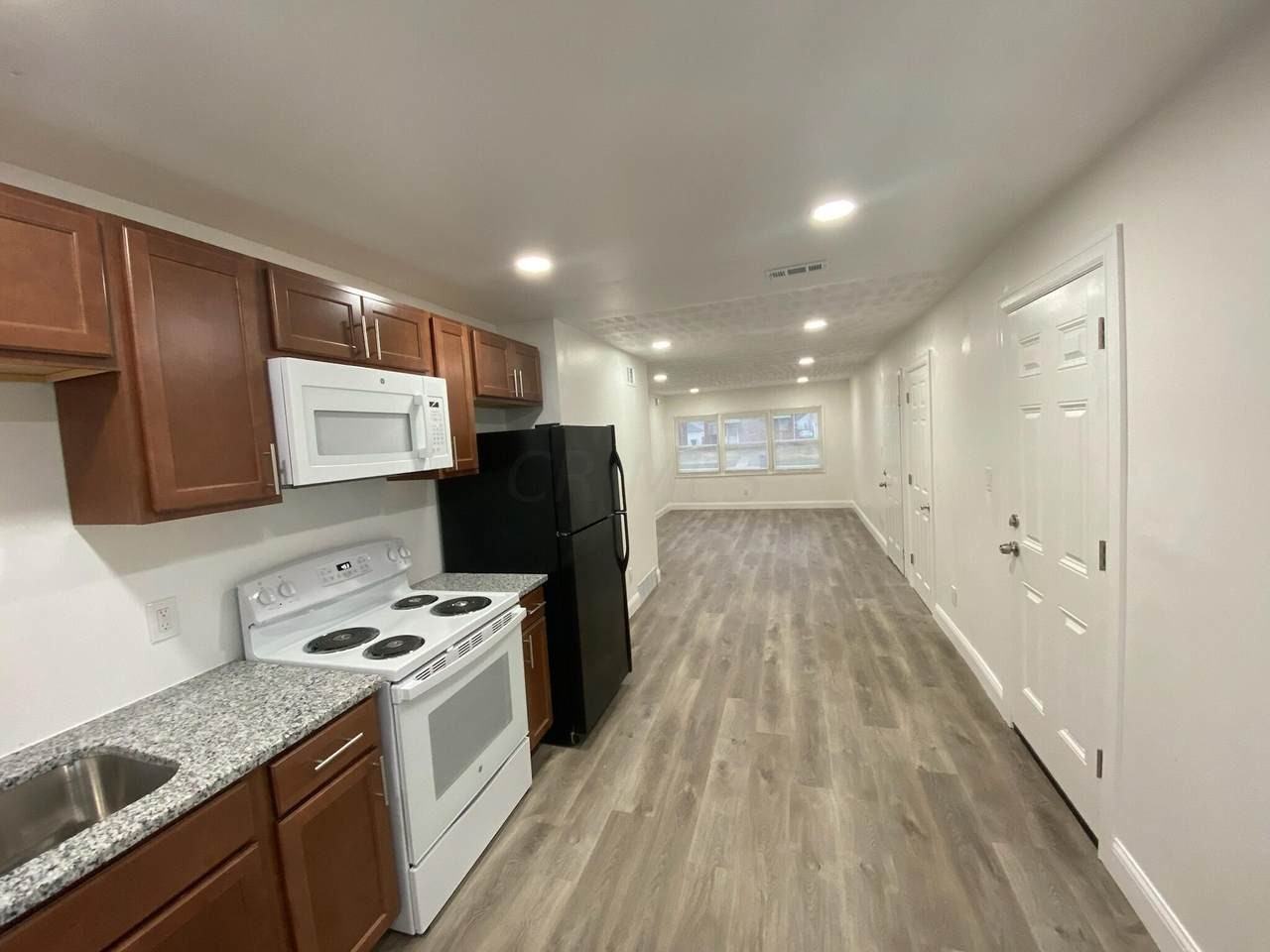 3285 Sullivant Ave #D - Photo 3 of 11