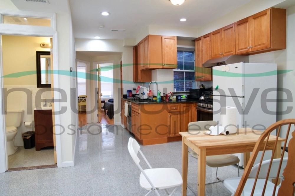 179 Northampton St #4 - Photo 7 of 13