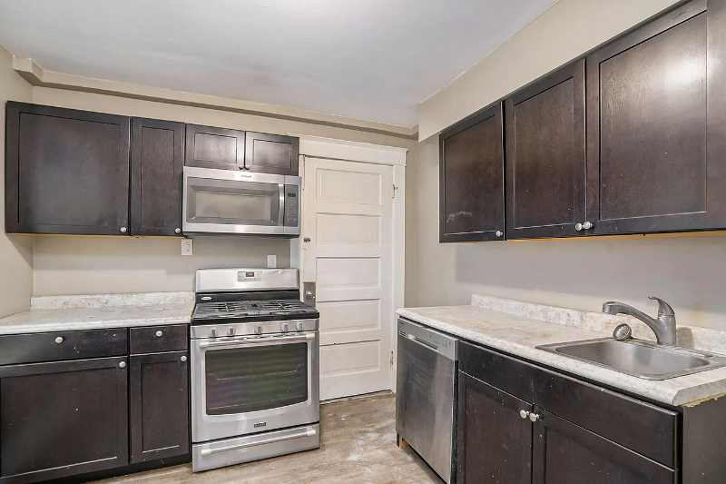 823 Oakland Dr #A - Photo 4 of 13