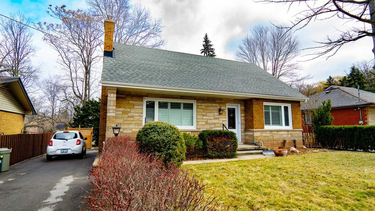 187 Rifle Range Road, Upper Unit Apartments 187 Rifle Range Rd