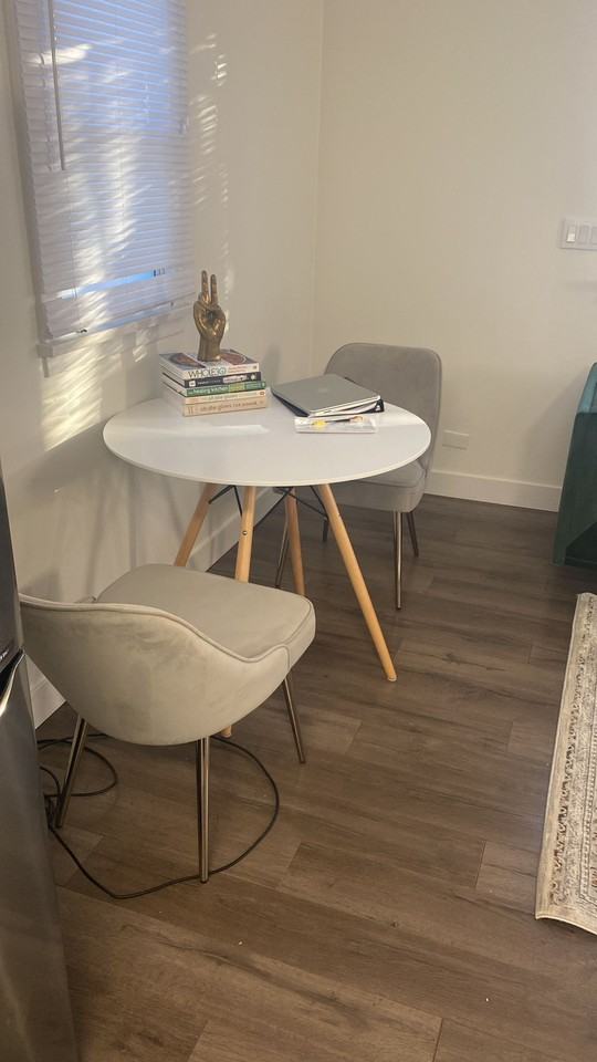 202 31 Ave NE - Photo 2 of 12