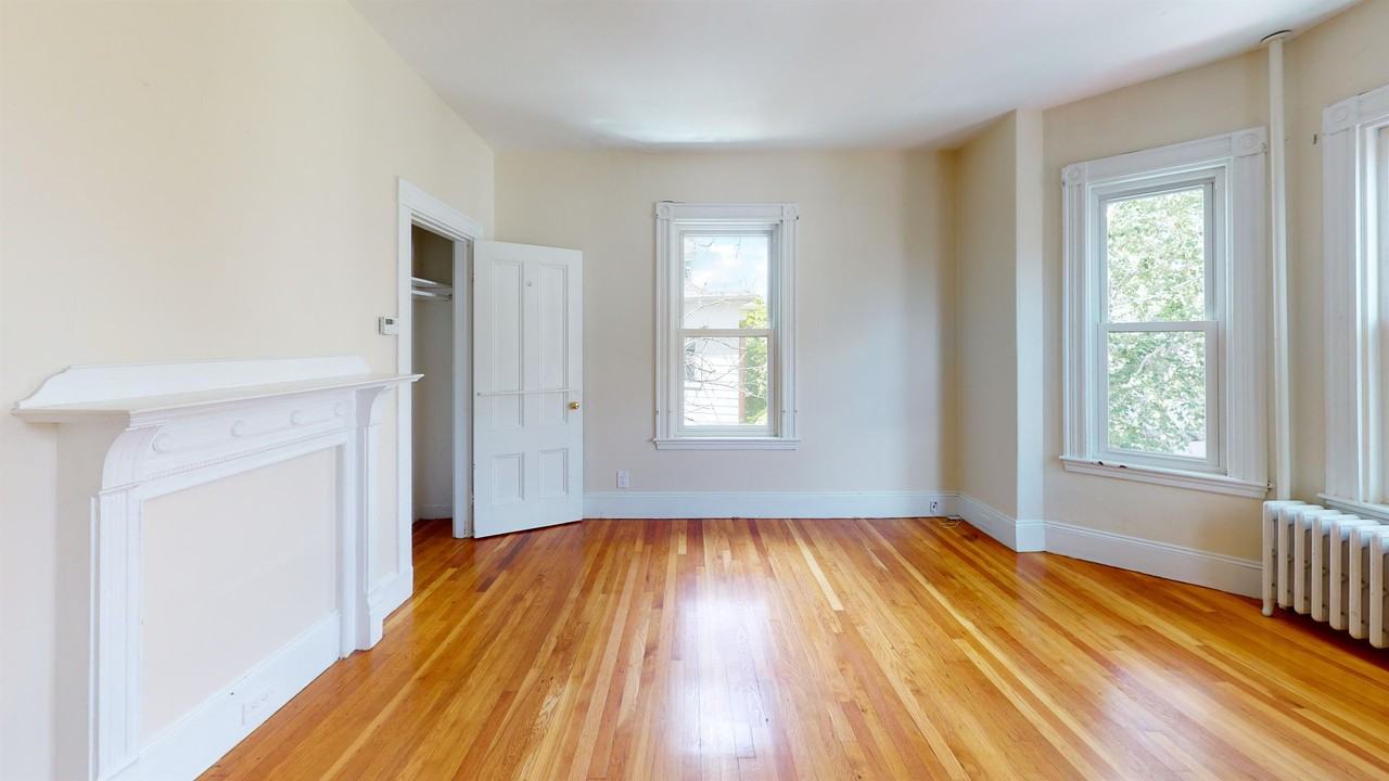 74 Saint Rose St #2 - Photo 4 of 8