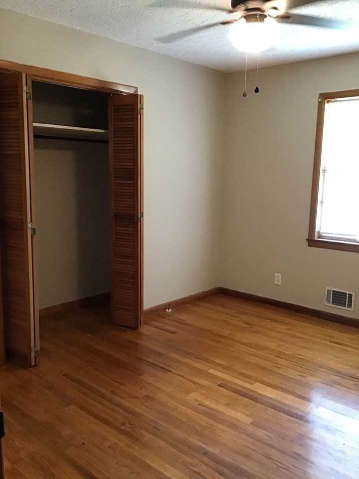 10 Hampton Dr #1 - Photo 6 of 11