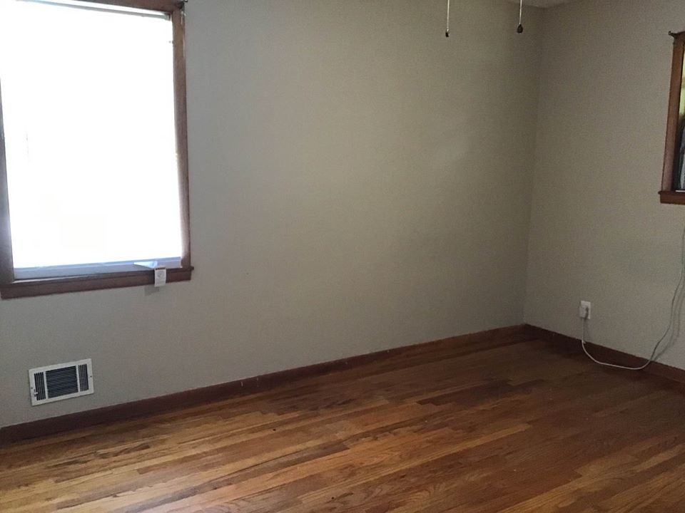 10 Hampton Dr #1 - Photo 7 of 11