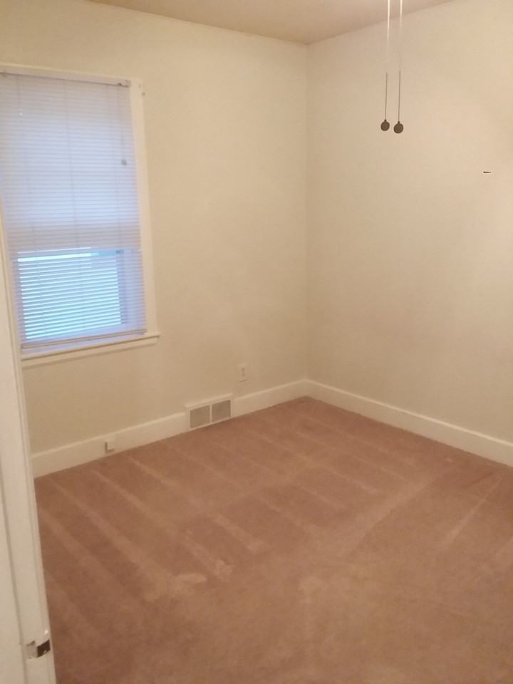 225 W 1st St #1 - Photo 7 of 20