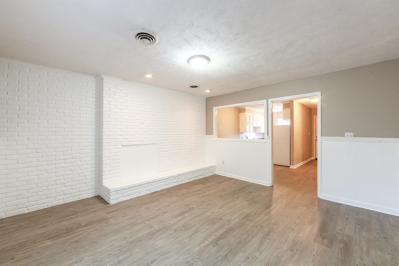 51 Carolane Dr #L - Photo 6 of 12