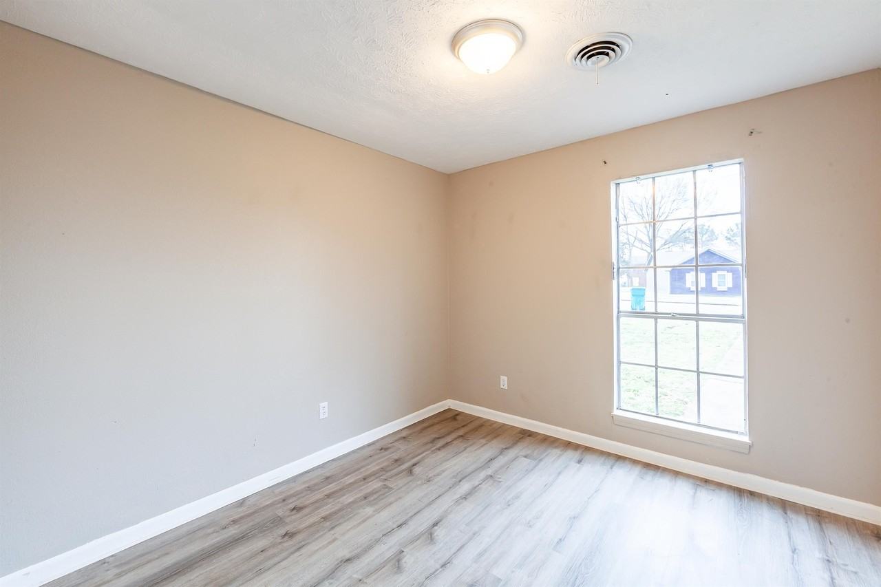 51 Carolane Dr #L - Photo 7 of 12