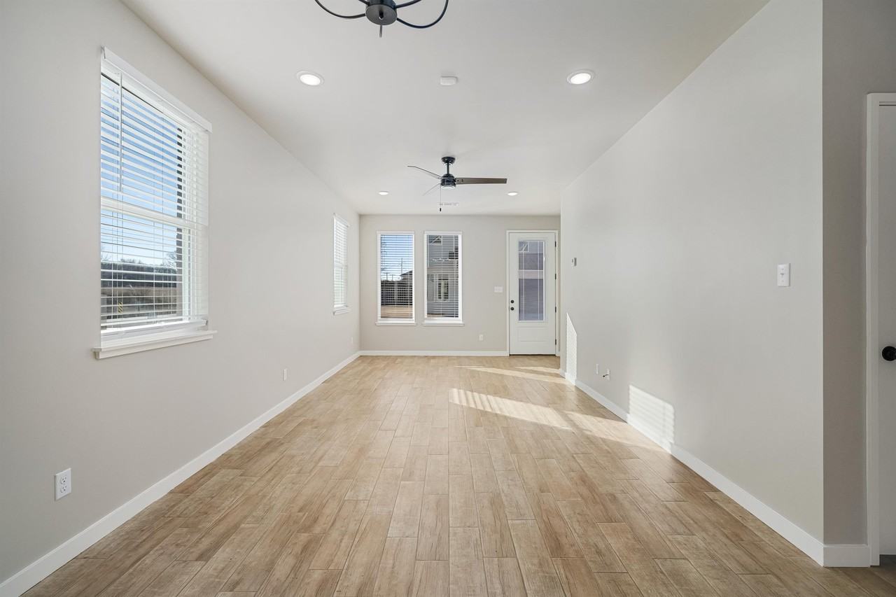 Jupiter Ln #602 - Photo 5 of 13