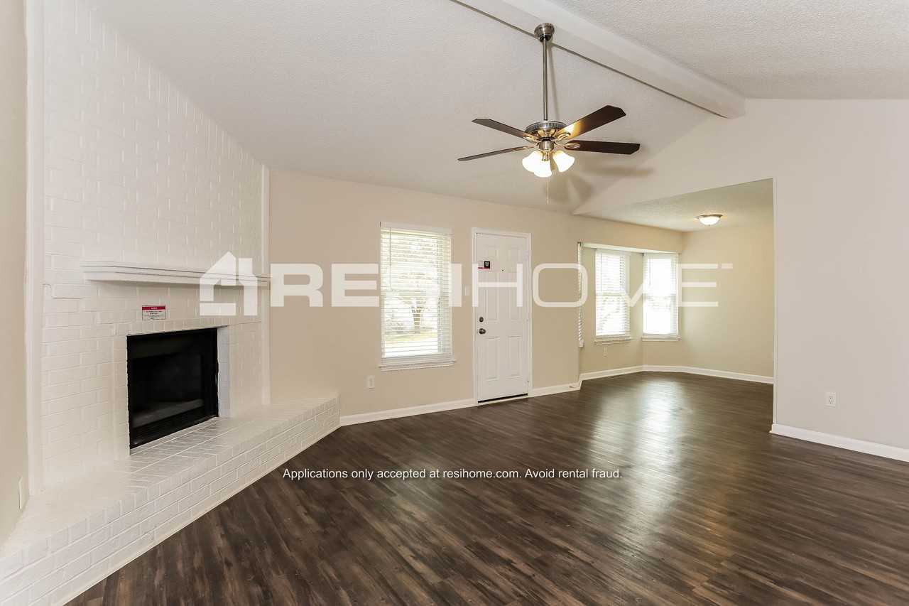 408 Nita Ct - Photo 3 of 18